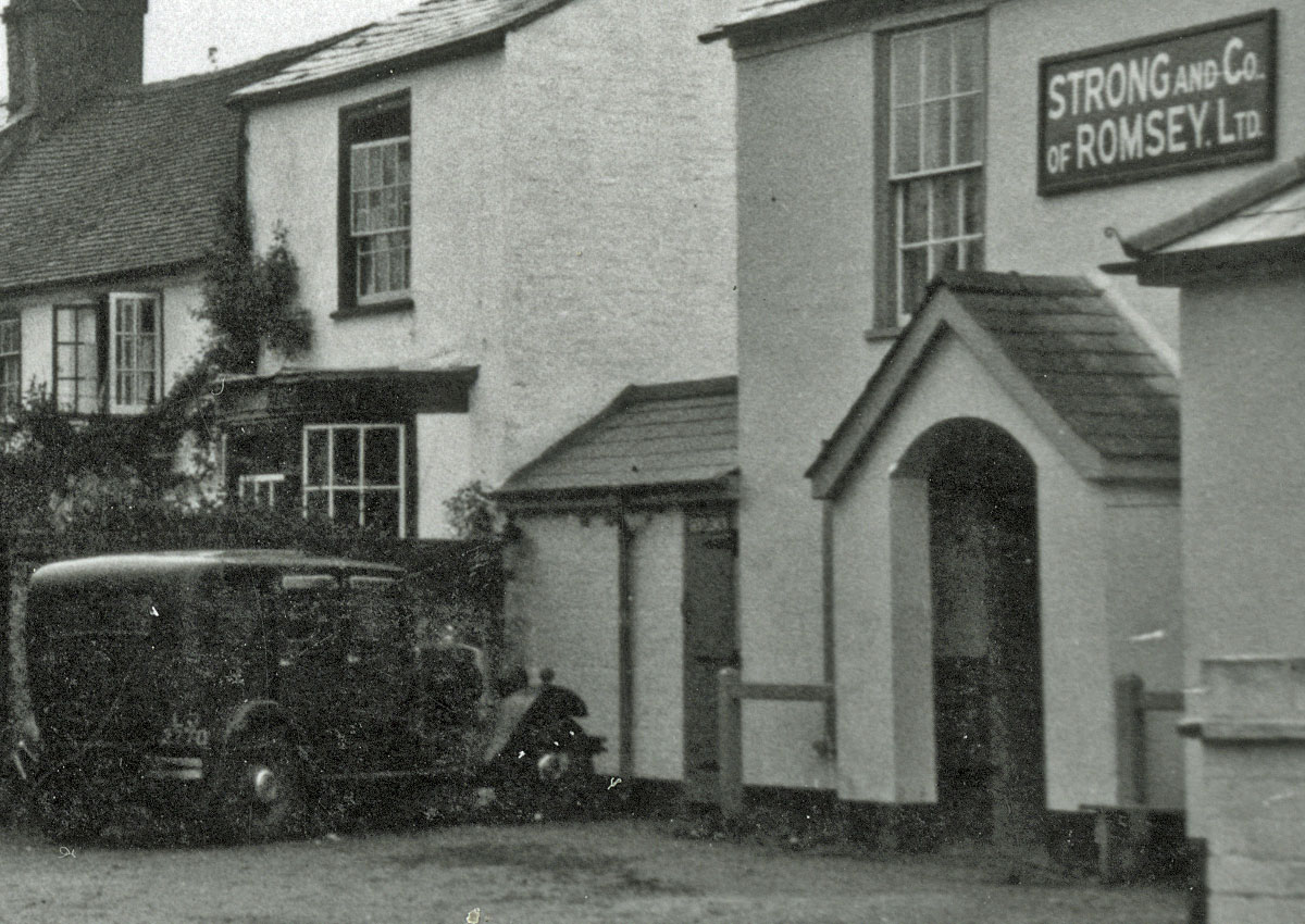 The Crown Inn, 1939  (Courtesy Gill Rowlands)